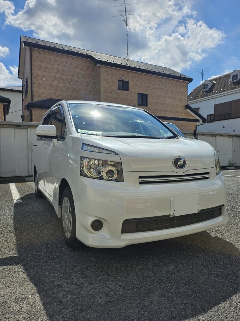 トヨタ ヴォクシー X“Lエディション”_8人乗り(CVT2.0)