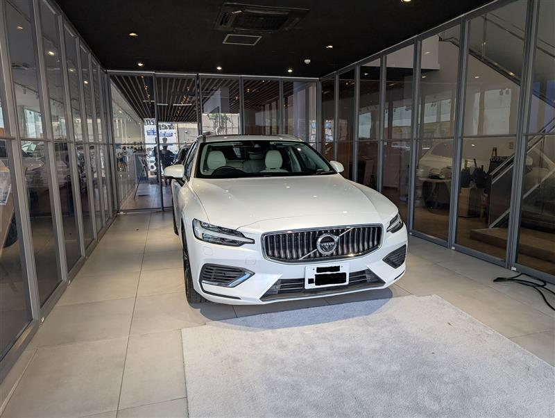 ボルボ V60 プラグインハイブリッド T6 ツインエンジン AWD インスクリプション_RHD_AWD(AT_2.0)