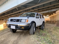 日産 ダットサンピックアップ ダブルキャブ_AX_4WD(MT_3.2ディーゼル)