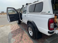 日産 ダットサンピックアップ ダブルキャブ_AX_4WD(MT_3.2ディーゼル)