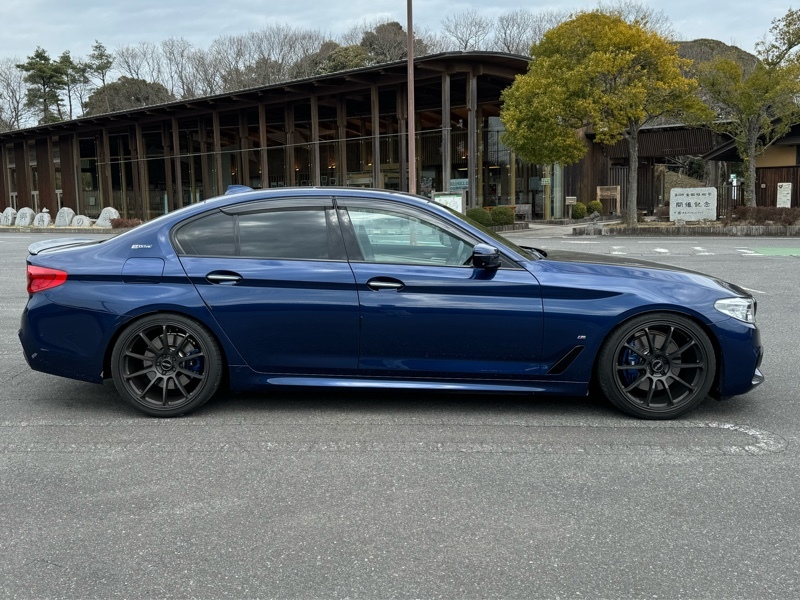 BMW 5シリーズ プラグインハイブリッド 530e iパフォーマンス Mスポーツ_RHD(AT_2.0)