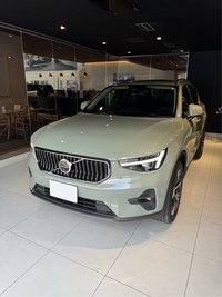 ボルボ XC40 ウルトラ B4 AWD_RHD_AWD(DCT_2.0)