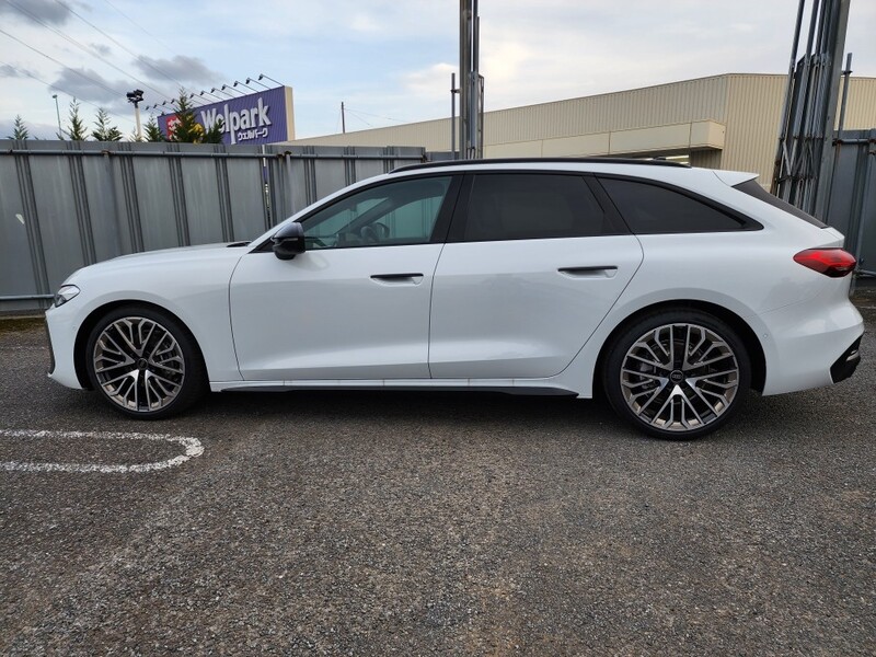 アウディ A5 アバント (ワゴン) エディションワン_RHD_4WD(Sトロニック_2.0)