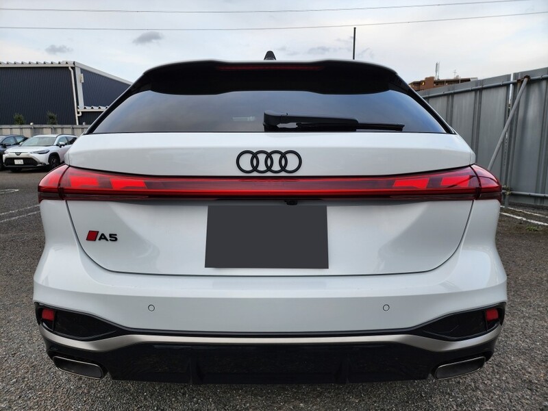 アウディ A5 アバント (ワゴン) エディションワン_RHD_4WD(Sトロニック_2.0)