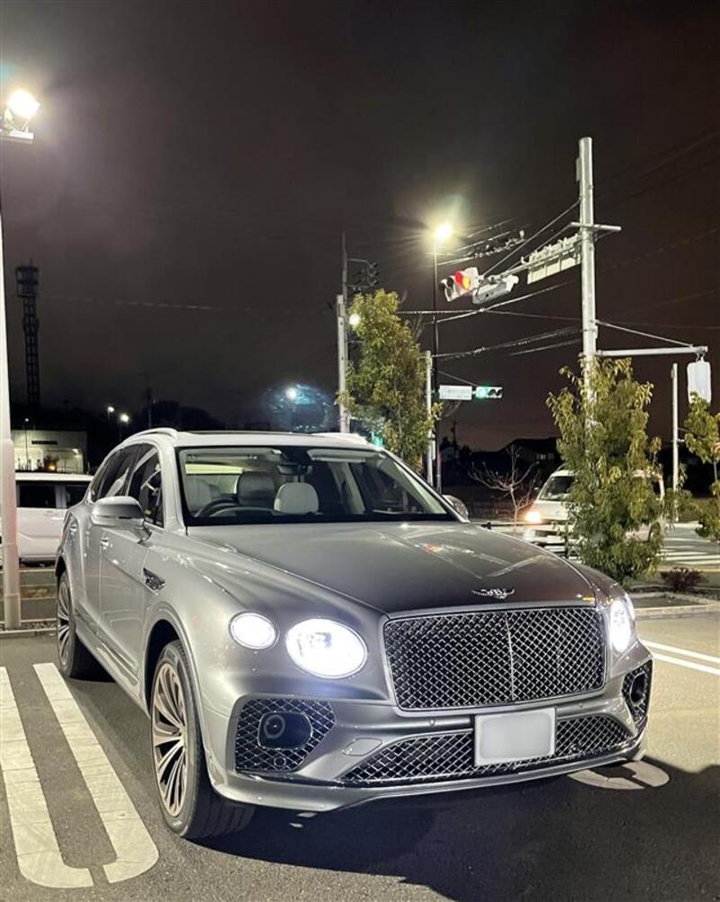 ベントレー ベンテイガ ベンテイガ V8_RHD_4WD(AT_4.0)