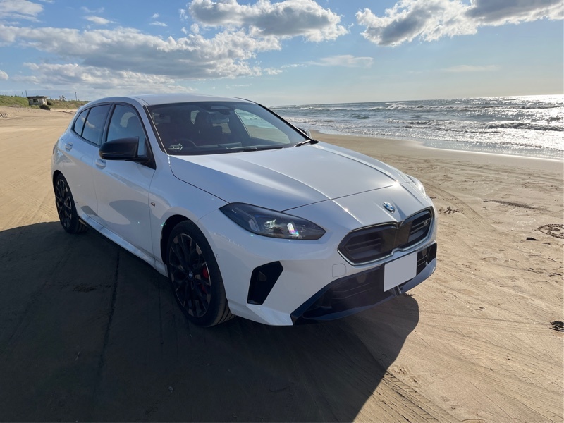BMW 1シリーズ ハッチバック M135i xドライブ_RHD_4WD(AT_2.0)