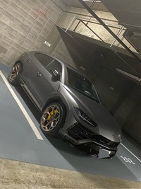 ランボルギーニ ウルス