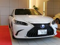 レクサス ESハイブリッド 300h“バージョンL”(CVT_2.5)