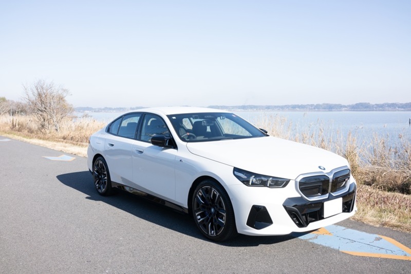 BMW i5 M60 xドライブ_RHD_4WD