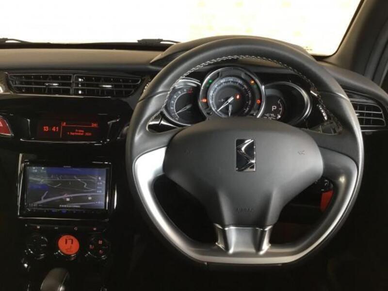 DSオートモビル DS3 カブリオ カブリオ シック_RHD(EAT_1.2)