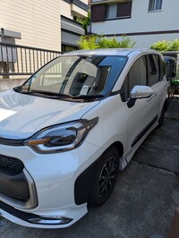 トヨタ シエンタ Z_7人乗り(CVT_1.5_ハイブリッド)