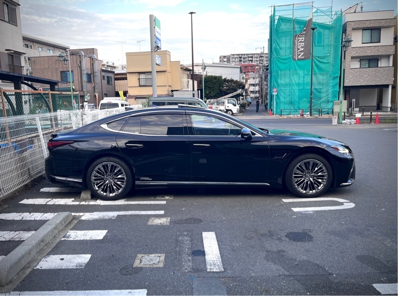 レクサス LSハイブリッド 500h“バージョンL アドバンストドライブ”_AWD(CVT_3.5)