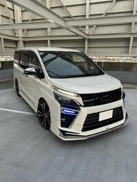 トヨタ ヴォクシー ZS“煌”_7人乗り(CVT_2.0)
