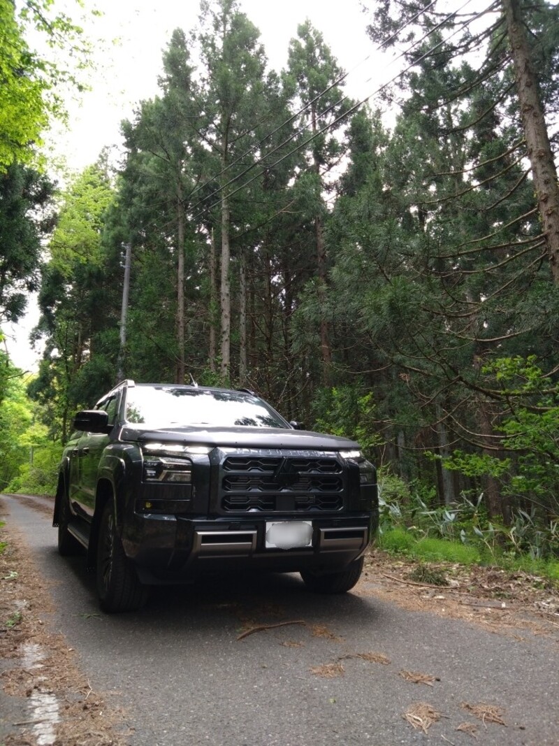 三菱 トライトン GSR_4WD(AT_2.4)