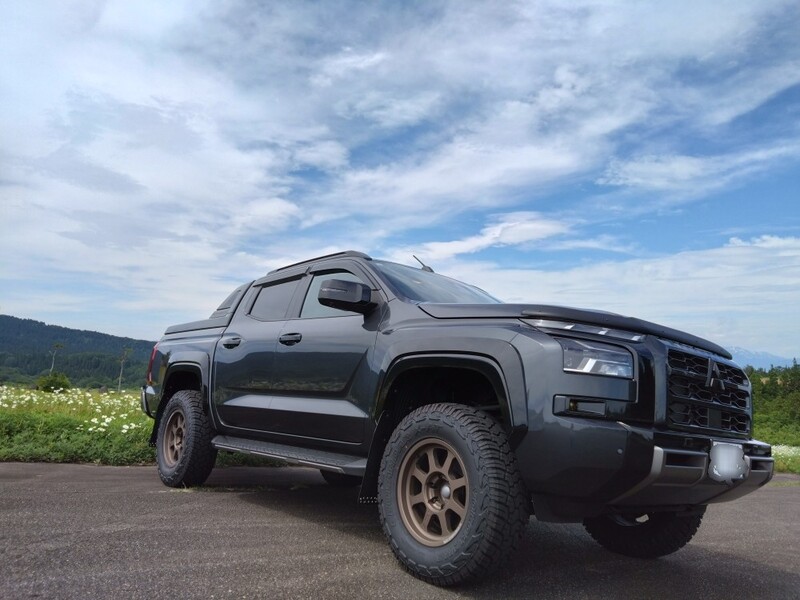 三菱 トライトン GSR_4WD(AT_2.4)
