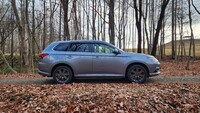 三菱 アウトランダーPHEV G ナビパッケージ_4WD(2.0)