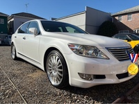 レクサス LS 460“バージョンC・Iパッケージ”_5人乗り(AT_4.6)