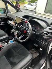 トヨタ ヴォクシー ZS“G’s”_7人乗り(CVT_2.0)