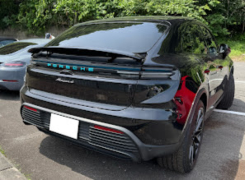 ポルシェ マカン エレクトリック マカン 4 エレクトリック_RHD_4WD(AT)