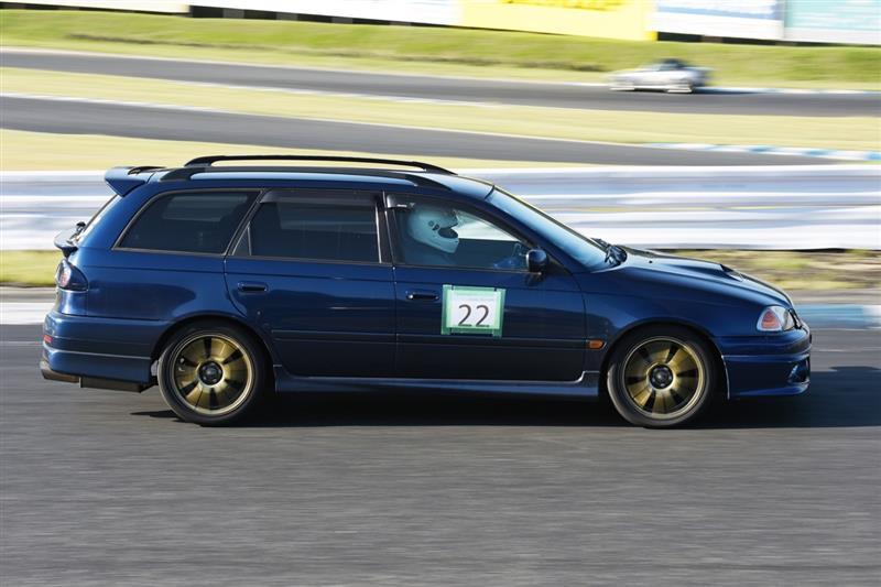 トヨタ カルディナ GT-T_4WD(MT_2.0)