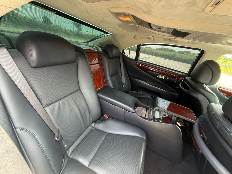 レクサス LS 460L_セパレートシート(AT_4.6)