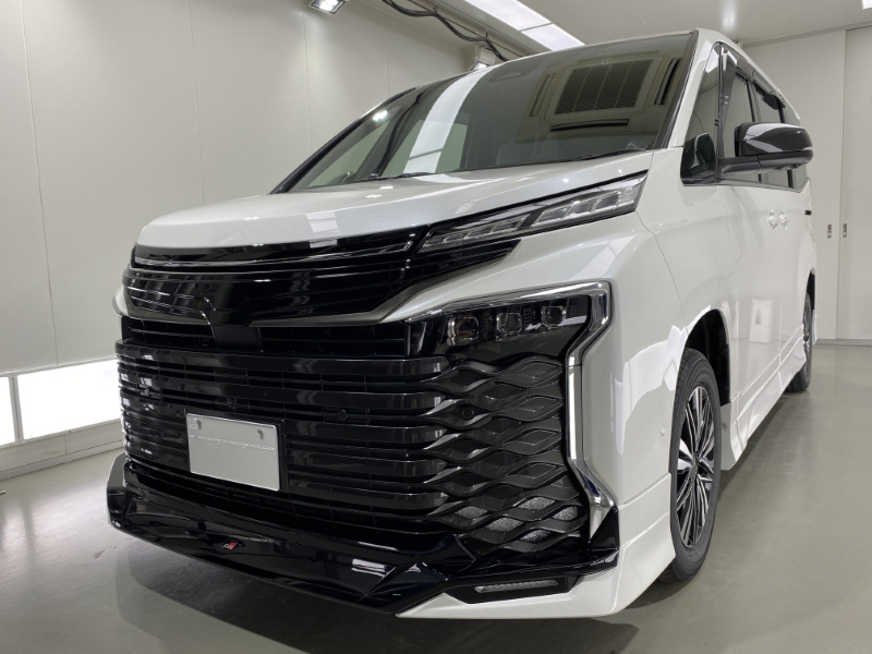 トヨタ ヴォクシー ハイブリッド S-Z_7人乗り_E-Four(CVT_1.8_ハイブリッド)