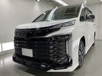 トヨタ ヴォクシー ハイブリッド S-Z_7人乗り_E-Four(CVT_1.8_ハイブリッド)