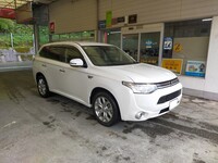 三菱 アウトランダーPHEV G ナビパッケージ_4WD(2.0)