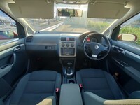 フォルクスワーゲン ゴルフトゥーラン TSI Hightline_RHD(AT1.4)