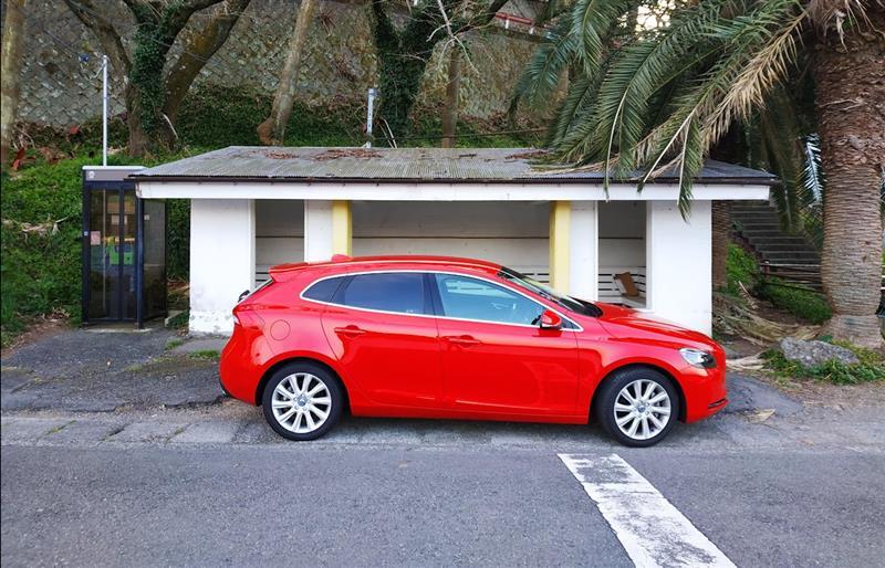 ボルボ V40 T3 SE_RHD(AT_1.5)