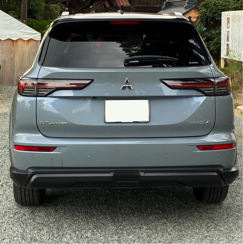 三菱 アウトランダーPHEV P エグゼクティブパッケージ_7人乗り_4WD(2.4)