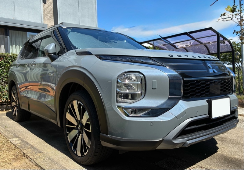 三菱 アウトランダーPHEV P エグゼクティブパッケージ_7人乗り_4WD(2.4)