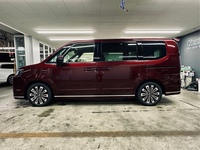 ホンダ ステップワゴンスパーダ e:HEV スパーダ プレミアムライン_7人乗り (CVT_2.0)