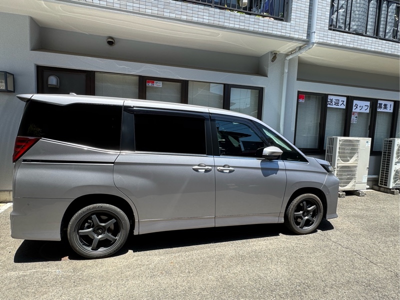トヨタ ノア ハイブリッド S-G_7人乗り_E-Four(CVT_1.8_ハイブリッド)