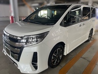 トヨタ ノア Si“W×B III”_8人乗り(CVT_2.0)
