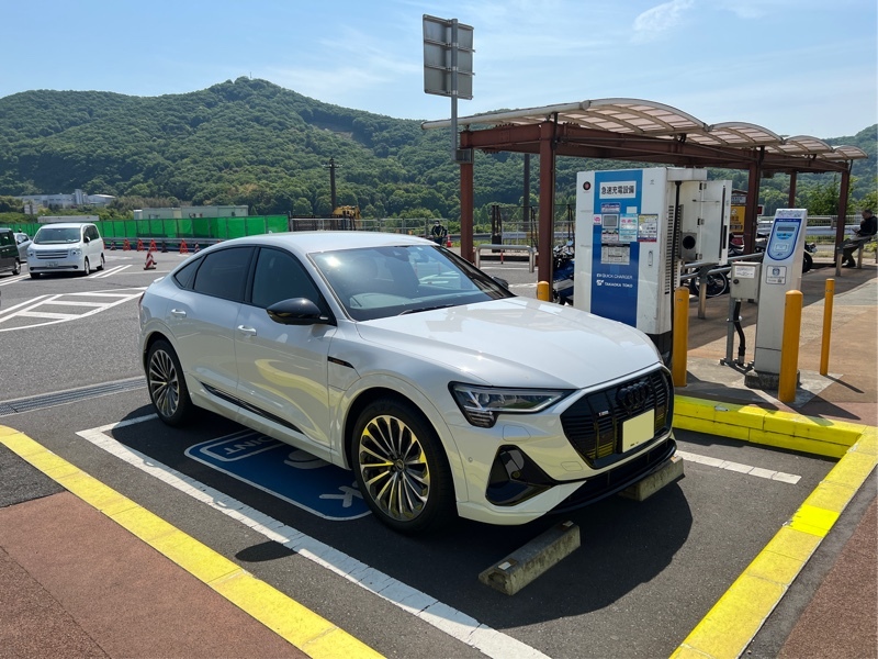 アウディ e-tron スポーツバック
