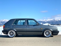 フォルクスワーゲン ゴルフ (ハッチバック) GLi_RHD(5ドア_AT_1.8)