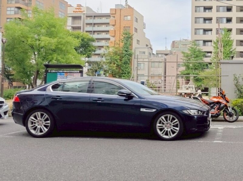 ジャガー XE プレステージ(ガソリン)_RHD(AT_2.0)