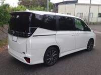 トヨタ ヴォクシー ハイブリッド S-Z_7人乗り(CVT_1.8_ハイブリッド)