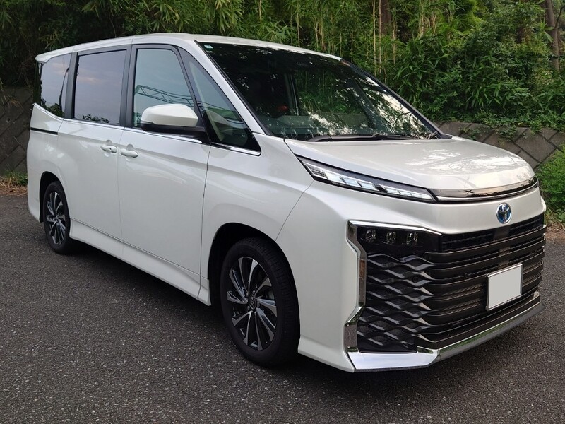 トヨタ ヴォクシー ハイブリッド S-Z_7人乗り(CVT_1.8_ハイブリッド)