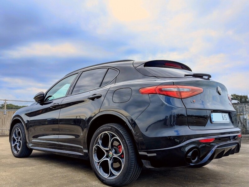 アルファロメオ ステルヴィオ 2.0 ターボ Q4 ヴェローチェ_RHD_4WD(AT_2.0)