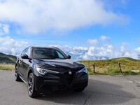 アルファロメオ ステルヴィオ 2.0 ターボ Q4 ヴェローチェ_RHD_4WD(AT_2.0)