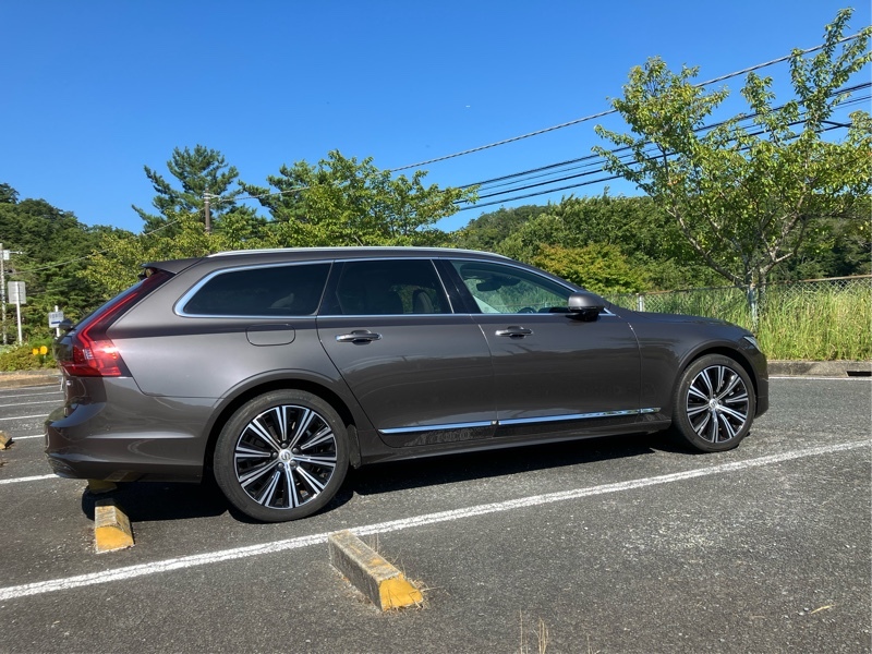 ボルボ V90 B6 AWD インスクリプション_RHD_AWD(AT_2.0)
