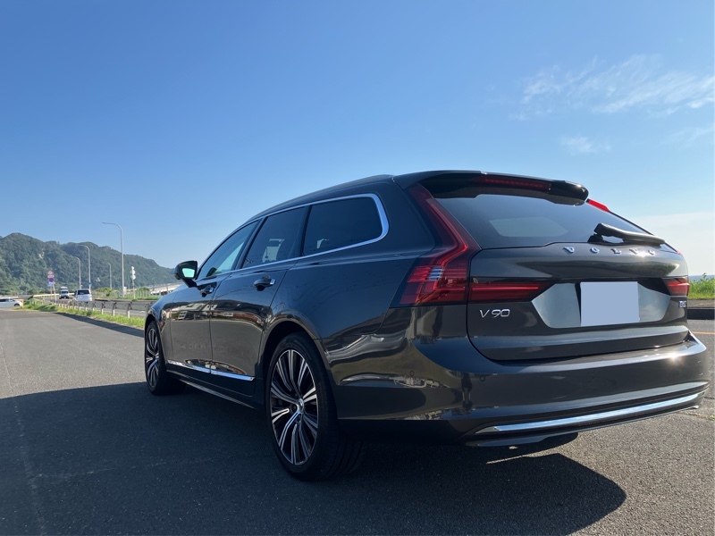 ボルボ V90 B6 AWD インスクリプション_RHD_AWD(AT_2.0)