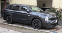 三菱 アウトランダーPHEV G_5人乗り_4WD(2.4)