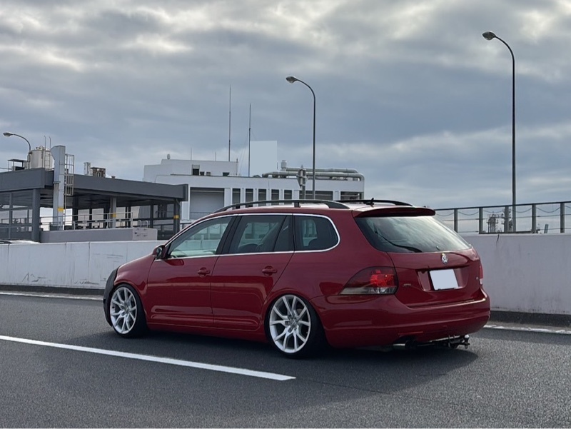 フォルクスワーゲン ゴルフ ヴァリアント 2.0TSI スポーツライン_RHD(DSG_2.0)