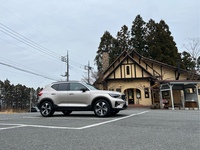 ボルボ XC40 アルティメット B4 AWD ダークエディション_RHD_AWD(DCT_2.0)