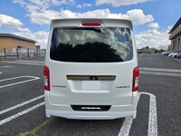 日産 キャラバン バン グランドプレミアムGX ロングボディ 低床_5人乗り_5ドア(AT_2.0_ガソリン)