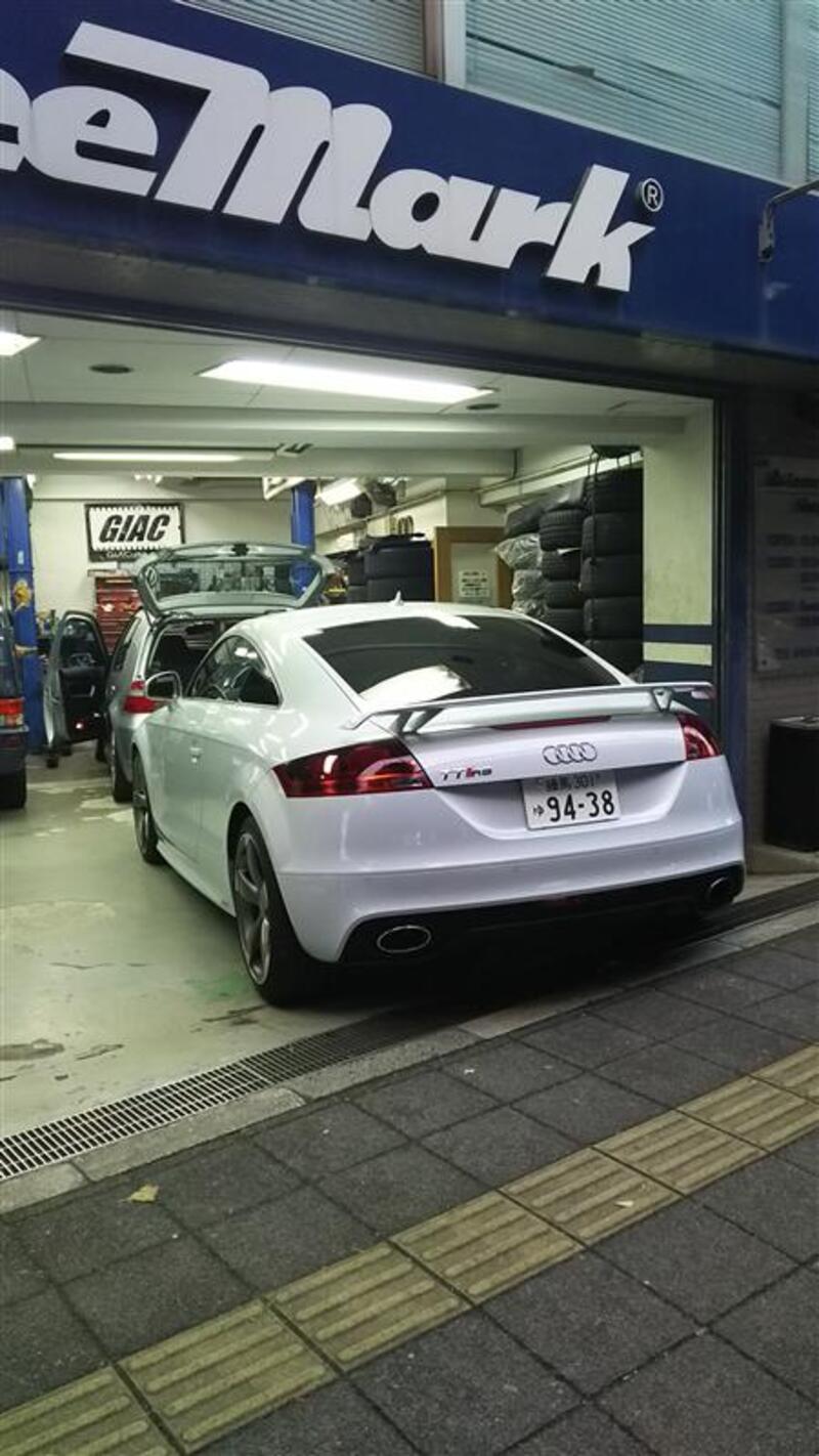 アウディ TT RS TT RS クーペ_RHD_4WD(AT_2.5)