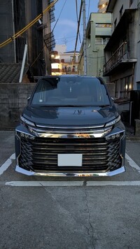 トヨタ ヴォクシー ハイブリッド S-Z_7人乗り(CVT_1.8_ハイブリッド)